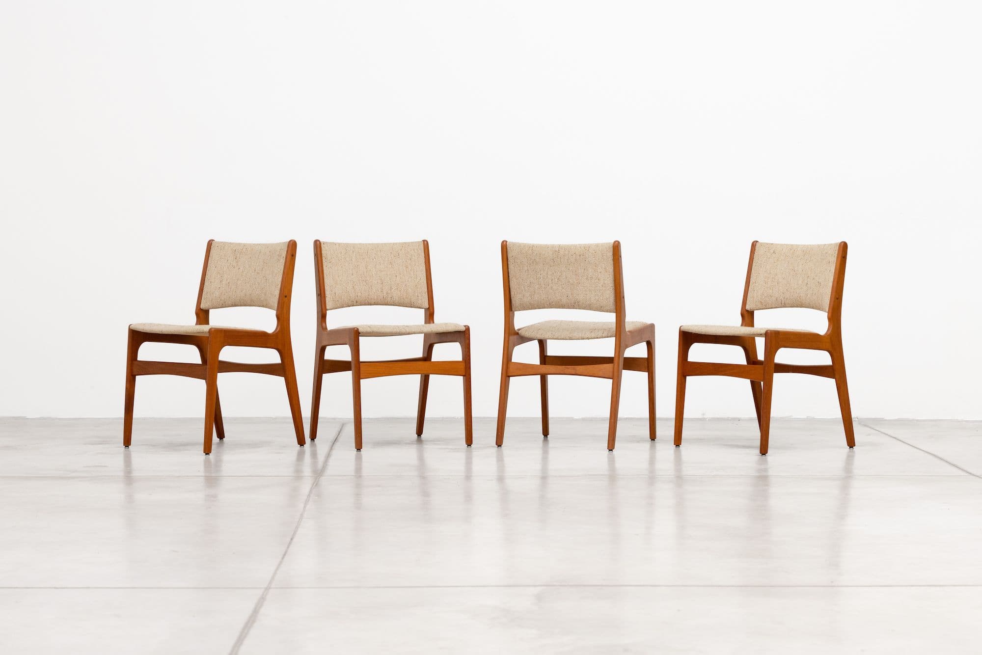 Set of 4 Erik Buch chairs
